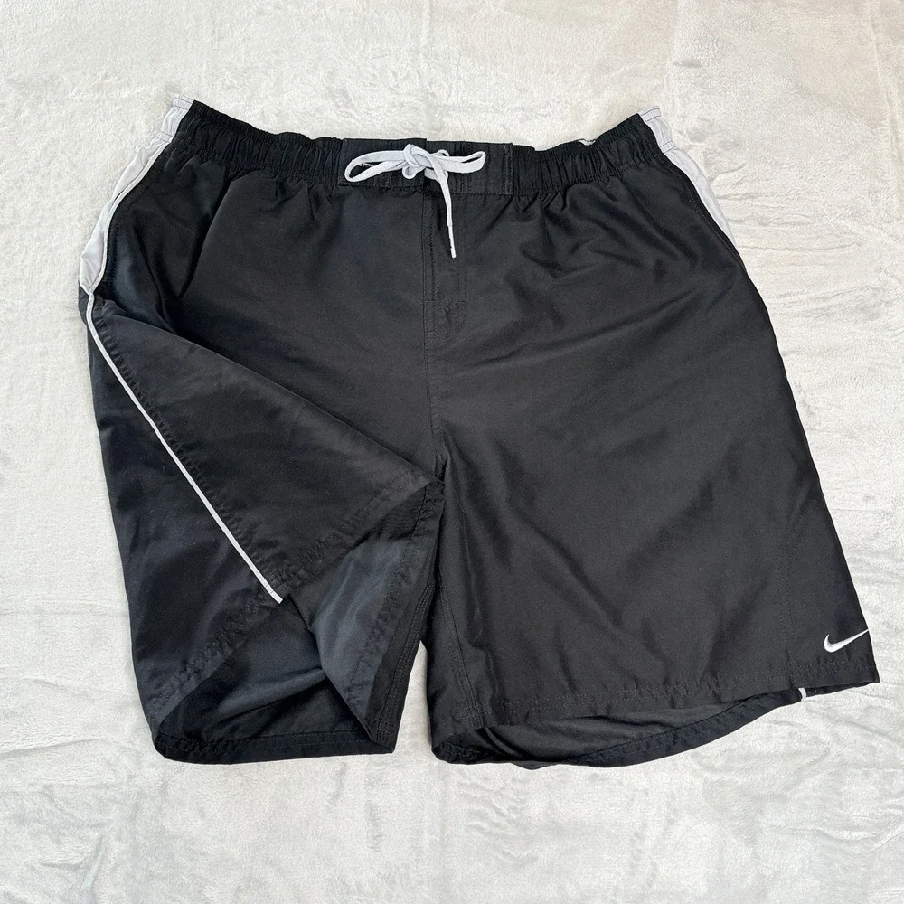 Nike Men's Swim Trunks Board Shorts Black White Mesh Lined XXL Drawstring 2XL